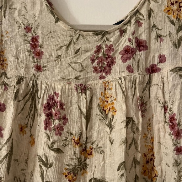 American Eagle Outfitters Cream and Floral Ruffled Blouse - Picture 2 of 5